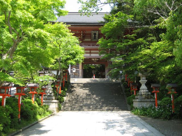 Entrée de Kurama Dera - source : wikipeia